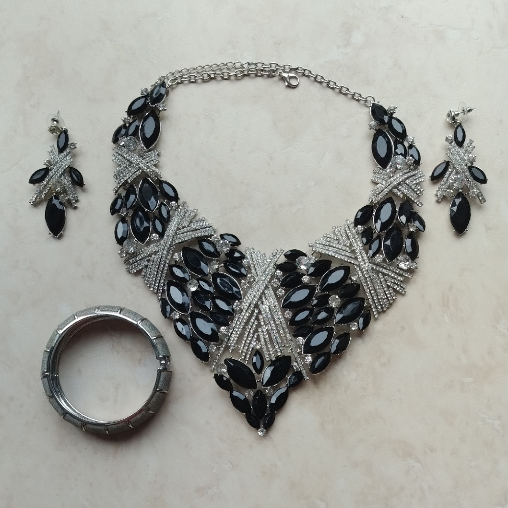 Vintage‎ Costume Jewellery Black and Silver Jewelry Set Statement Piece